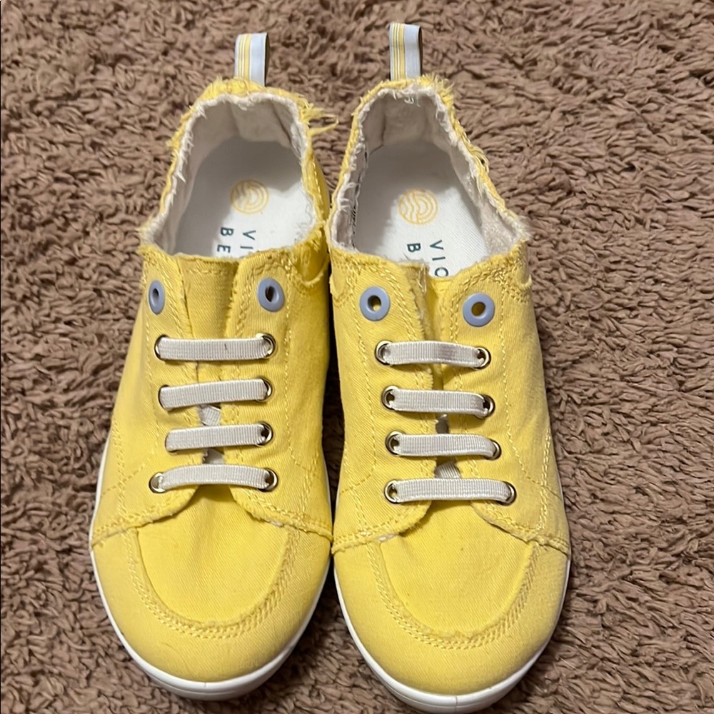 Vionic Pismo Lace-Up Shoes